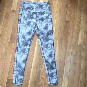 Athleta mid rise gray floral leggings small